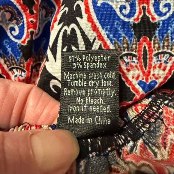 Womens Win Win colorful pinwheel sleeve tunic with lace on the sleeves Size L-XL - Picture 9 of 9